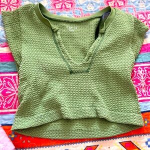 Urban Outfitters Cropped shirt